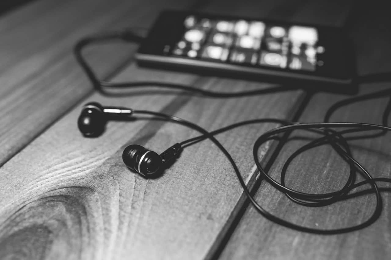 What Are The Top Best 5 In Ear Headphones Under INR 2000