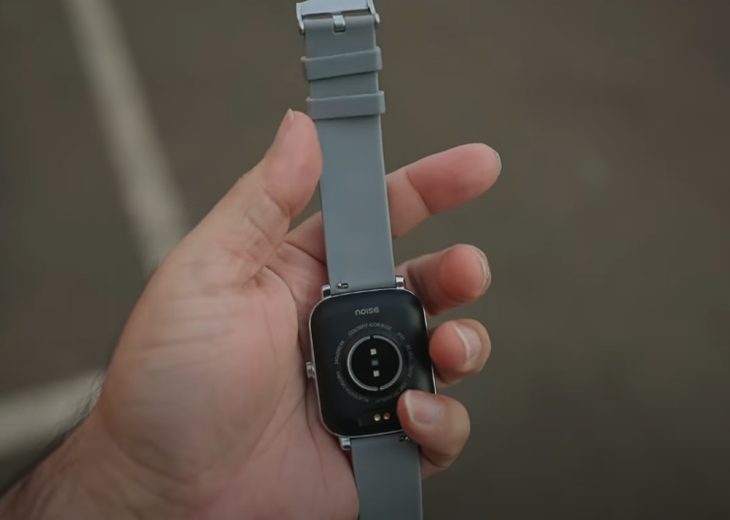 Noise Icon Buzz Calling Smartwatch Review